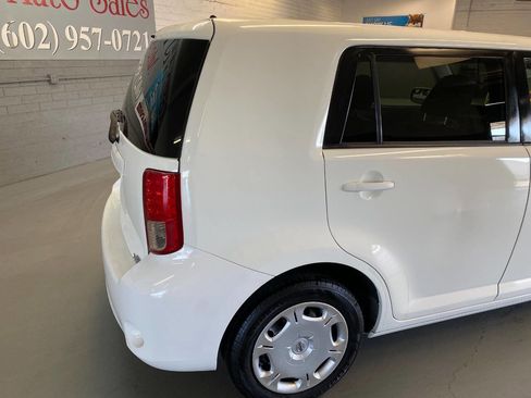 Used 2012 Scion xB FWD image 17