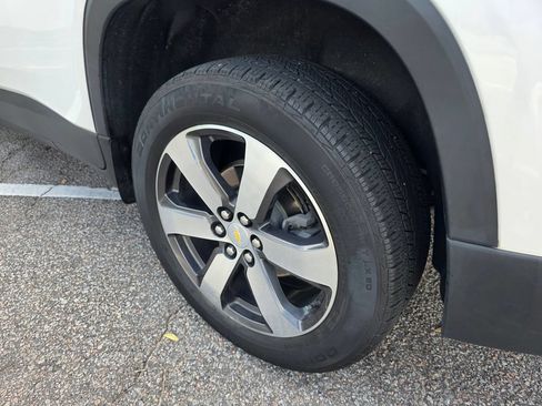 Used 2022 Chevrolet Traverse LT w/ LT Premium Package FWD image 34