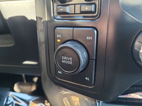 Certified 2022 Ford F150 Lariat w/ Equipment Group 502A High image 35