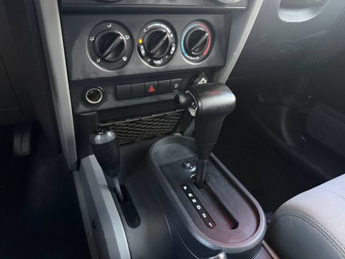 Used 2010 Jeep Wrangler Unlimited Sahara AWD/4WD image 23
