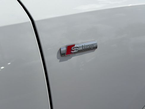 Used 2020 Audi Q3 2.0T Premium AWD/4WD image 11