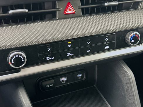 Used 2025 Kia Sportage LX image 22