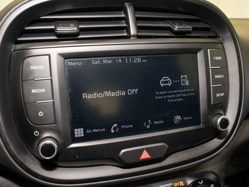 Used 2022 Kia Soul LX w/ Technology Package image 11