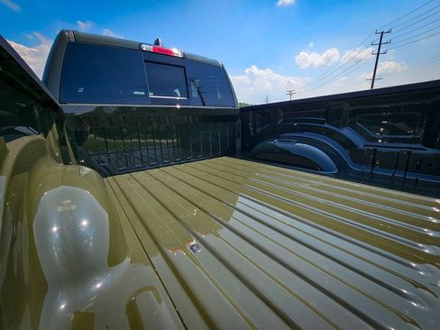 New 2026 RAM 1500 Express AWD/4WD image 6