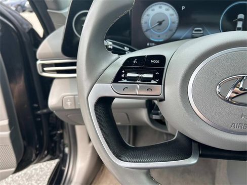 Used 2023 Hyundai Elantra SEL w/ Convenience Package image 24