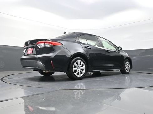 Certified 2021 Toyota Corolla LE FWD image 37