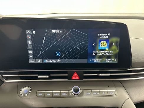 Used 2023 Hyundai Elantra SEL w/ Convenience Package image 16