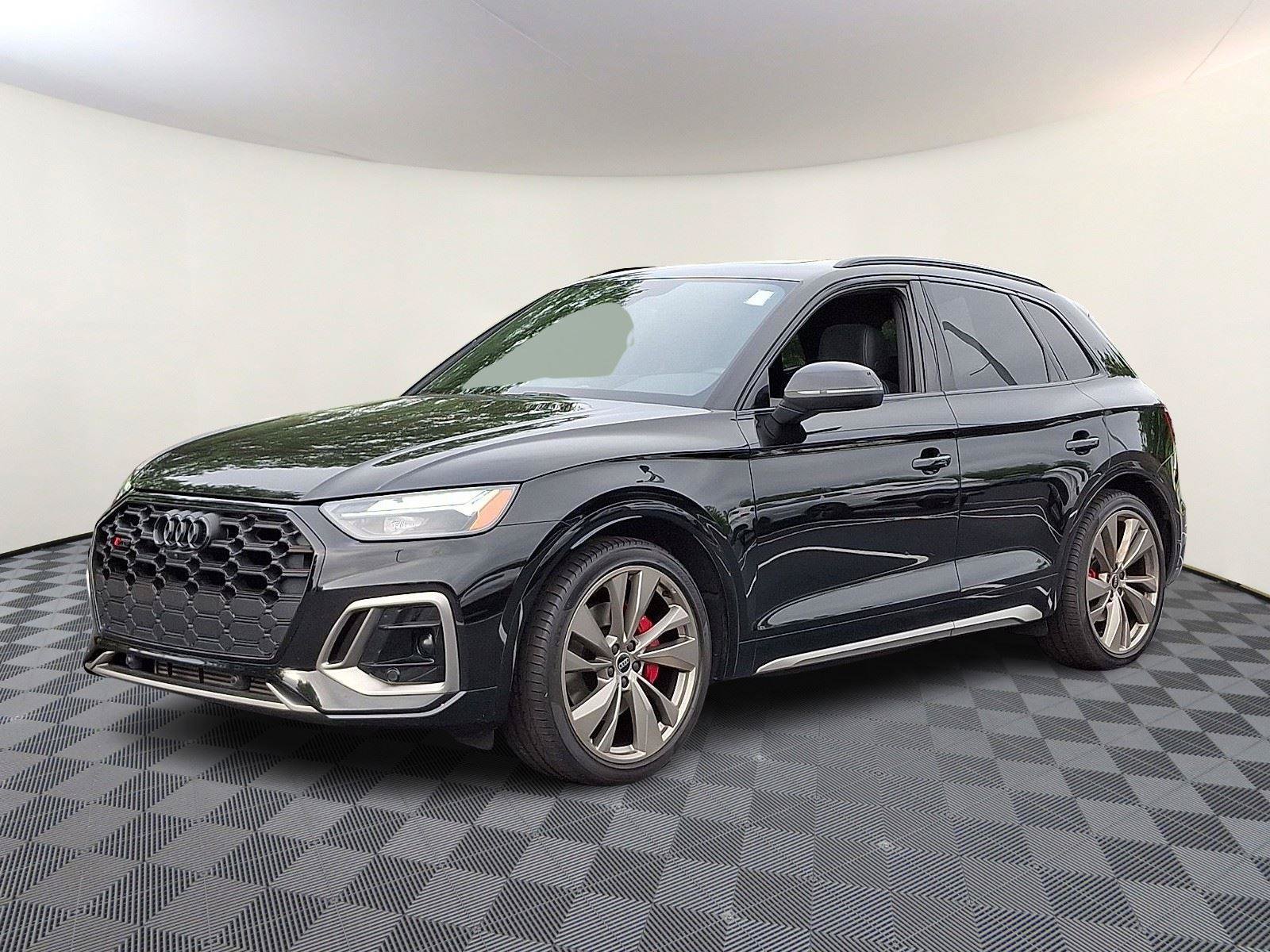 Certified 2025 Audi SQ5 Premium Plus w/ Premium Plus Package AWD/4WD image 3