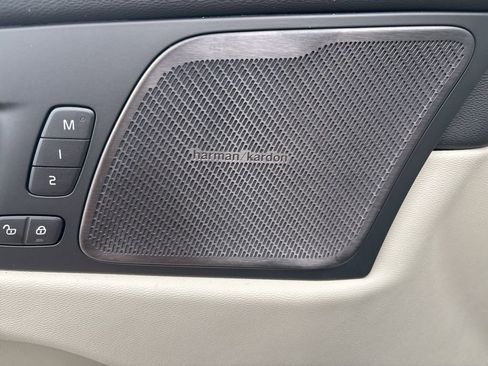 New 2026 Volvo XC60 T8 Ultra w/ Protection Package Premier AWD/4WD image 19