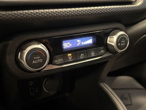 Used 2019 Nissan Kicks SV image 14