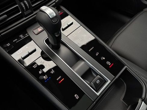 New 2026 Porsche Macan AWD/4WD image 19