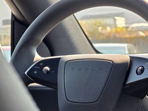 Used 2026 Tesla Model Y AWD image 14