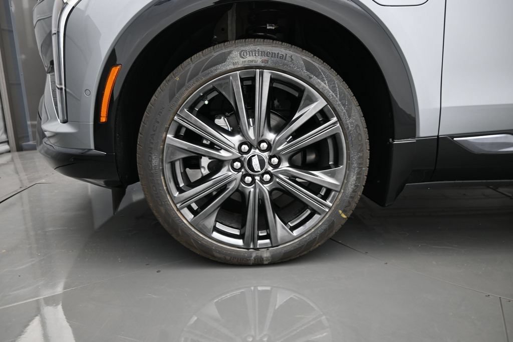 New 2027 Cadillac Optiq Premium Sport w/ LPO, Floor Liner Package AWD/4WD image 8