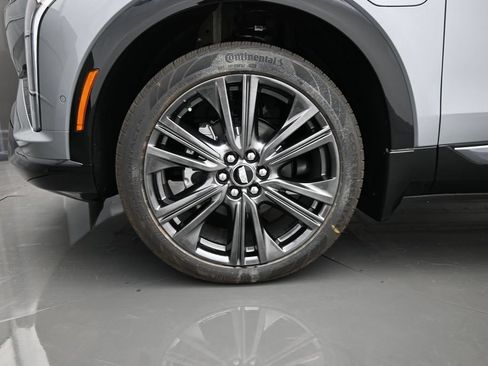 New 2027 Cadillac Optiq Premium Sport w/ LPO, Floor Liner Package AWD/4WD image 8