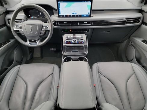 Certified 2023 Lincoln Nautilus Reserve image 26