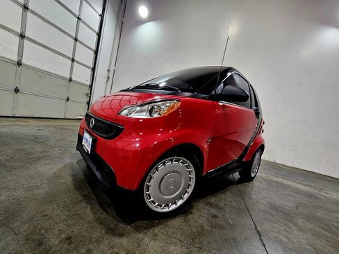Used 2013 smart fortwo pure RWD image 37