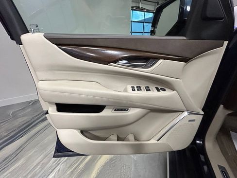 Used 2017 Cadillac Escalade Premium Luxury AWD/4WD image 56