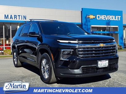 Used 2025 Chevrolet Traverse LT w/ Enhanced Driving Package