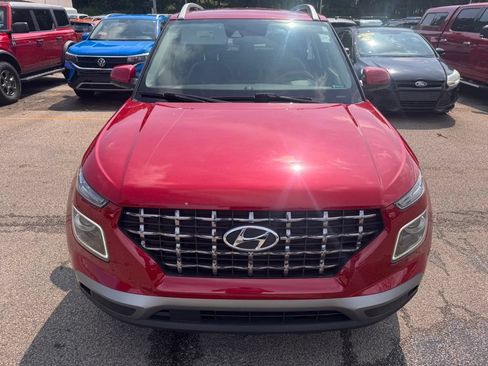 Used 2022 Hyundai Venue Limited FWD image 8