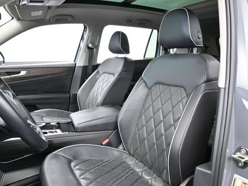 Used 2025 Volkswagen Atlas SEL Premium R-Line AWD/4WD image 10