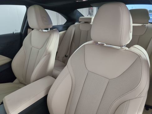 Used 2025 BMW 230i Coupe w/ Convenience Package image 21