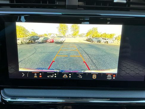 Used 2024 GMC Sierra 2500 AT4 w/ AT4 Premium Plus Package AWD/4WD image 18