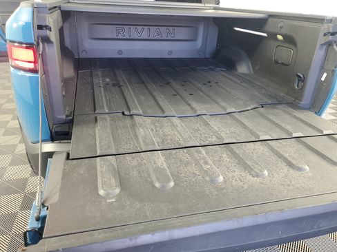 Used 2025 Rivian R1T Adventure image 32