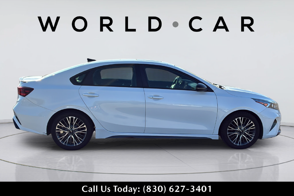 Used 2024 Kia Forte GT-Line w/ GT-Line Premium Package FWD image 2
