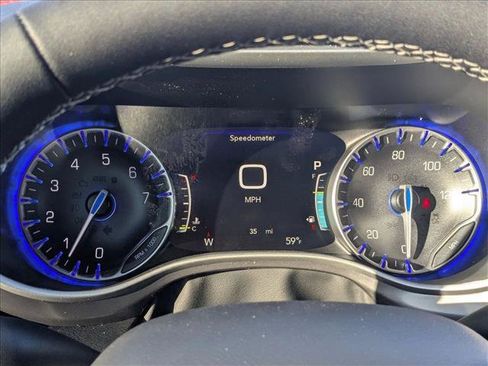 New 2026 Chrysler Pacifica Select AWD/4WD image 11