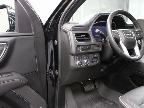 Used 2023 GMC Yukon SLT image 49