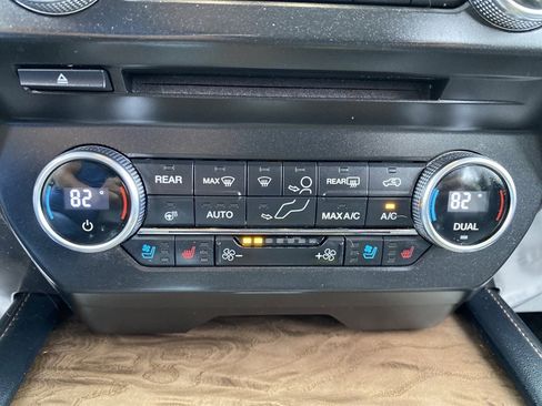 Used 2018 Ford Expedition Max Platinum image 38