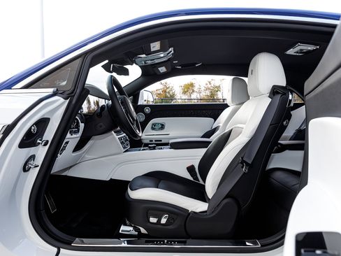 Used 2024 Rolls-Royce Spectre w/ Spectre Launch Package image 32