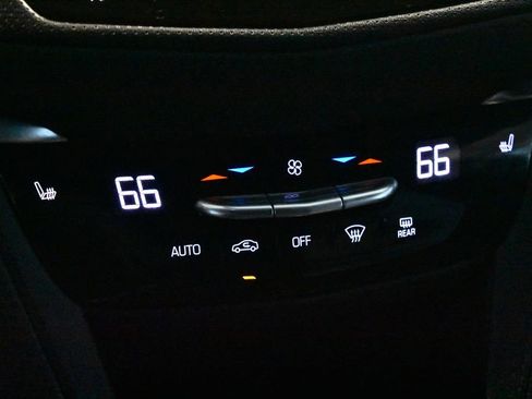 Used 2020 Cadillac XT5 Premium Luxury FWD image 14