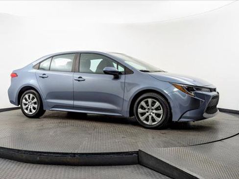 Used 2022 Toyota Corolla LE image 11