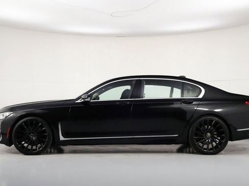 Used 2020 BMW 740i w/ Premium Package image 8