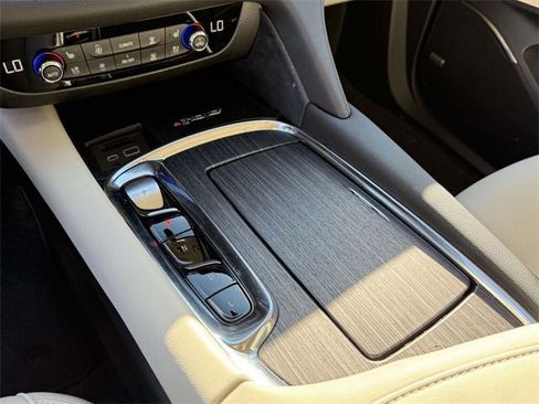 New 2024 Buick Enclave Avenir w/ Avenir Technology Package image 17