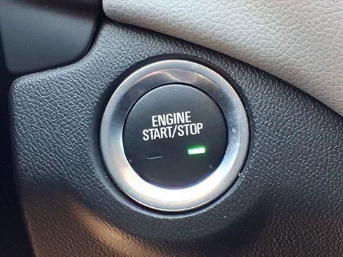 Used 2020 Chevrolet Equinox LS image 24