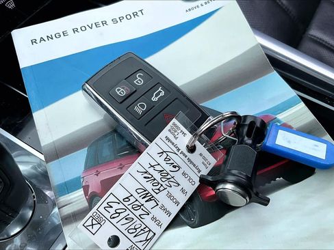 Used 2019 Land Rover Range Rover Sport Supercharged AWD/4WD image 15