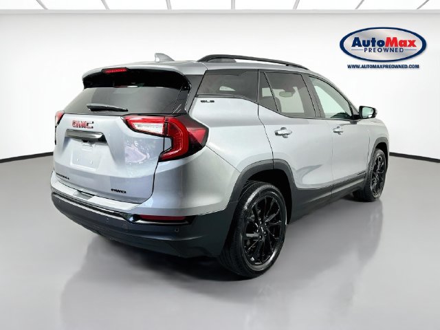 Used 2024 GMC Terrain SLE w/ Driver Convenience Package AWD/4WD image 2
