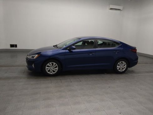 Used 2020 Hyundai Elantra SE FWD image 2