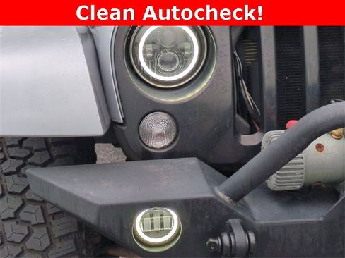 Used 2014 Jeep Wrangler Unlimited Freedom Edition image 10