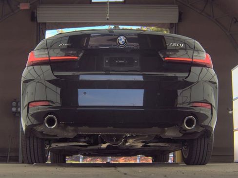 Used 2025 BMW 330i xDrive Sedan image 9