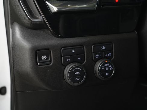 Used 2025 Chevrolet Silverado 2500 LT w/ Convenience Package AWD/4WD image 26