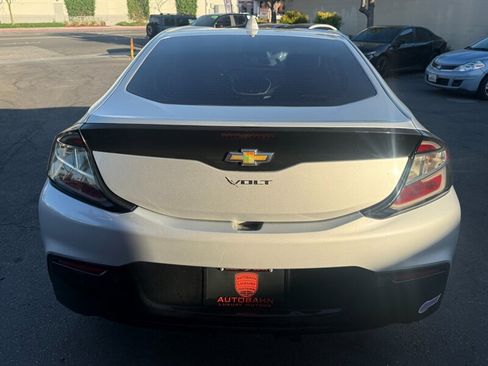 Used 2017 Chevrolet Volt LT FWD image 10