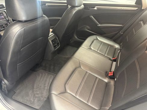 Used 2018 Volkswagen Passat 2.0T SE image 22