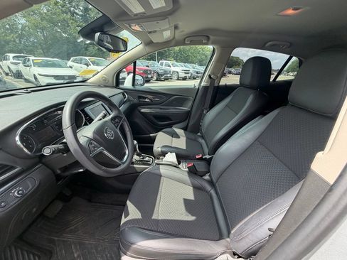 Used 2022 Buick Encore Preferred w/ Safety Package AWD/4WD image 9