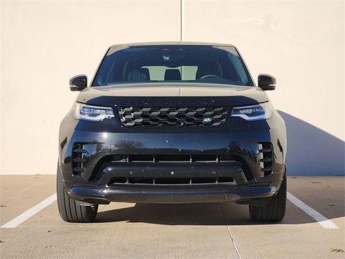 Used 2024 Land Rover Discovery Dynamic SE image 2