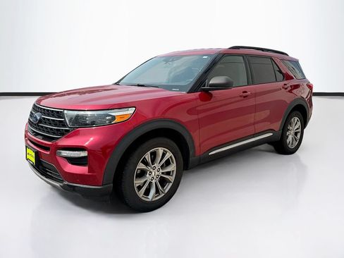 Used 2020 Ford Explorer XLT w/ Equipment Group 202A AWD/4WD image 1
