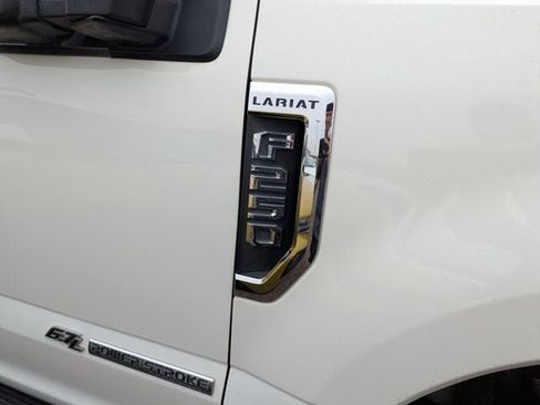 Used 2022 Ford F250 Lariat w/ Lariat Value Package AWD/4WD image 5
