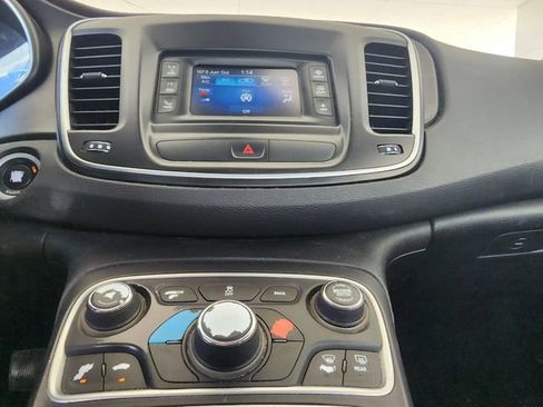 Used 2016 Chrysler 200 Limited FWD image 28